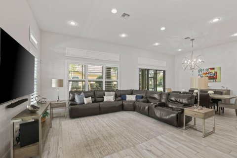 House in Parkland, Florida 2 bedrooms, 254.46 sq.m. № 2146707 - photo 18