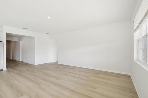 Villa ou maison à vendre à Palmetto, Floride: 4 chambres, 217.11 m2 № 2227996 - photo 4