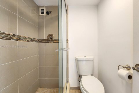 Condominio en venta en North Miami Beach, Florida, 2 dormitorios, 103.31 m2 № 1972234 - foto 24