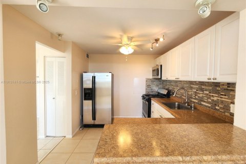 Condominio en venta en North Miami Beach, Florida, 2 dormitorios, 103.31 m2 № 1972234 - foto 7