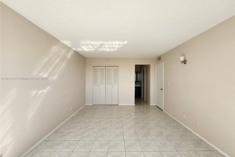 Condominio en venta en North Miami Beach, Florida, 2 dormitorios, 103.31 m2 № 1972234 - foto 20