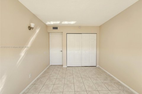 Condominio en venta en North Miami Beach, Florida, 2 dormitorios, 103.31 m2 № 1972234 - foto 17