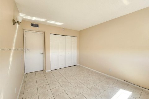 Condominio en venta en North Miami Beach, Florida, 2 dormitorios, 103.31 m2 № 1972234 - foto 16