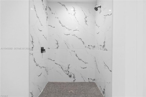 Casa en venta en Lehigh Acres, Florida, 3 dormitorios, 125.42 m2 № 2001538 - foto 12