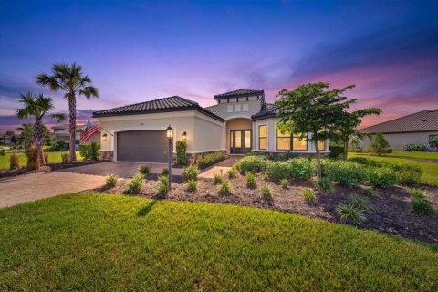House in Sarasota, Florida 3 bedrooms, 278.61 sq.m. № 2322657