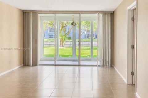 Condo à Tamarac, Floride, 2 chambres  № 2176646