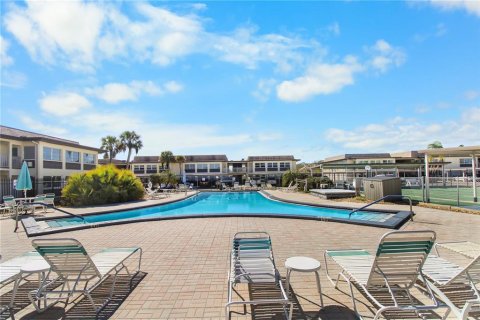 Condo in New Port Richey, Florida, 1 bedroom  № 2259009 - photo 29