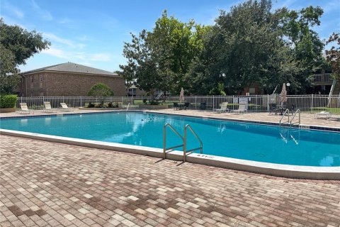 Condo in Maitland, Florida, 2 bedrooms  № 2379243 - photo 17