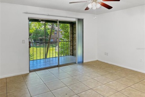 Condo in Maitland, Florida, 2 bedrooms  № 2379243 - photo 13