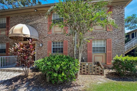 Condo in Maitland, Florida, 2 bedrooms  № 2379243 - photo 2