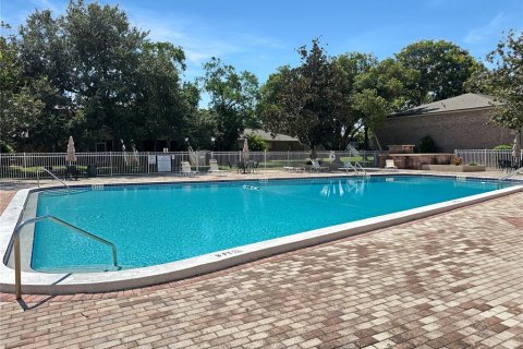 Condo in Maitland, Florida, 2 bedrooms  № 2379243 - photo 18