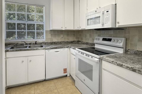 Condo in Maitland, Florida, 2 bedrooms  № 2379243 - photo 5