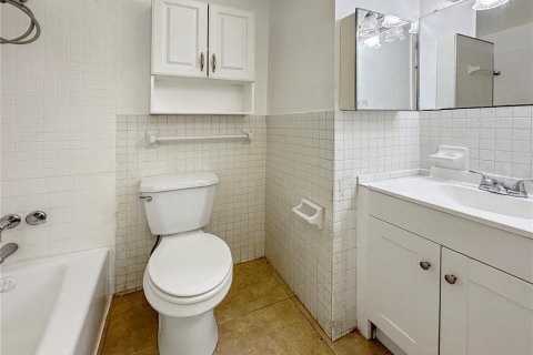 Condo in Maitland, Florida, 2 bedrooms  № 2379243 - photo 12