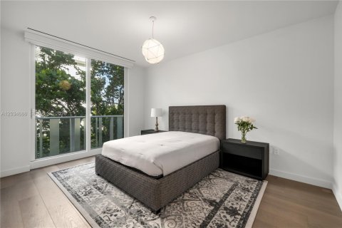Condo in Miami Beach, Florida, 2 bedrooms  № 2154898 - photo 15