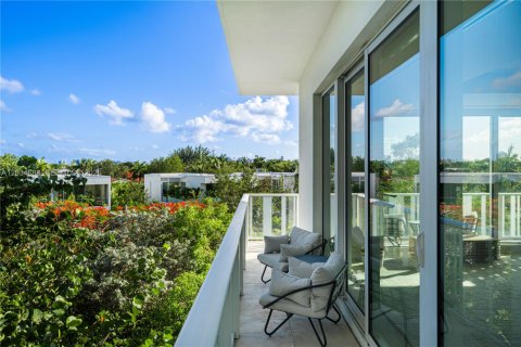 Condo in Miami Beach, Florida, 2 bedrooms  № 2154898 - photo 18