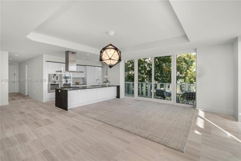 Condo in Miami Beach, Florida, 2 bedrooms  № 2154898 - photo 9