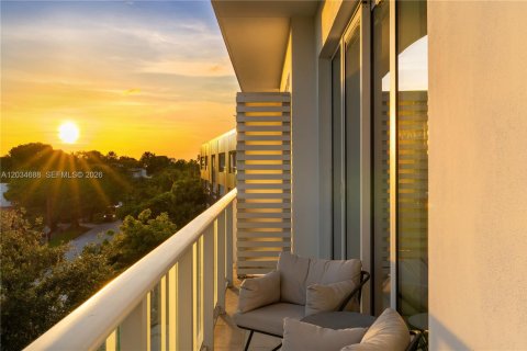 Condo in Miami Beach, Florida, 2 bedrooms  № 2154898 - photo 20