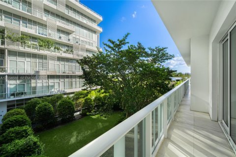 Condo in Miami Beach, Florida, 2 bedrooms  № 2154898 - photo 17