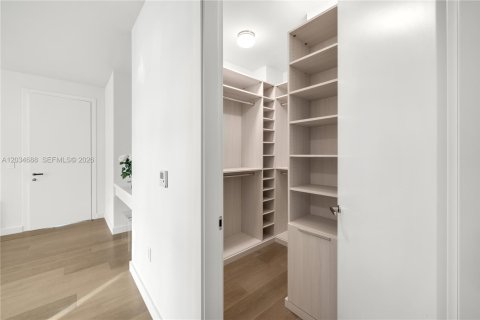 Condo in Miami Beach, Florida, 2 bedrooms  № 2154898 - photo 14