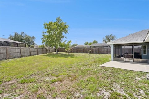 House in Deltona, Florida 3 bedrooms, 142.7 sq.m. № 2412721 - photo 11