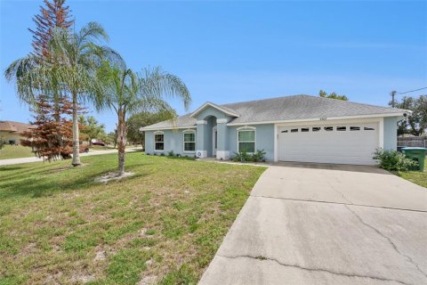 House in Deltona, Florida 3 bedrooms, 142.7 sq.m. № 2412721 - photo 2