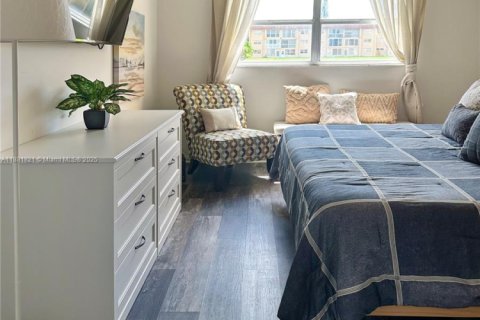 Copropriété à vendre à Sunrise, Floride: 1 chambre, 59.46 m2 № 1977813 - photo 6