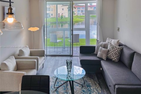 Copropriété à vendre à Sunrise, Floride: 1 chambre, 59.46 m2 № 1977813 - photo 3