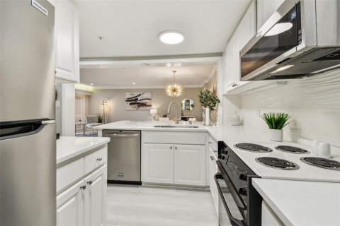Condominio en venta en Palm Harbor, Florida, 1 dormitorio, 76.64 m2 № 1598546 - foto 14