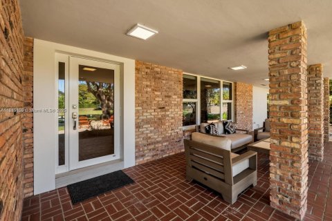 House in Southwest Ranches, Florida 6 bedrooms, 399.11 sq.m. № 1852284 - photo 5