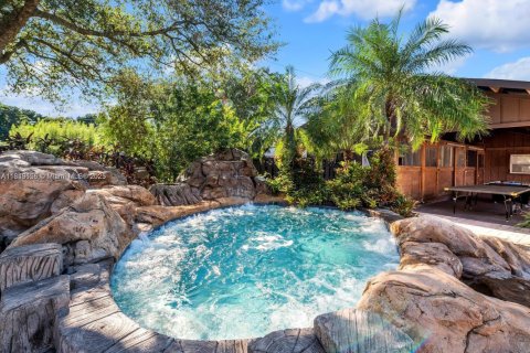 House in Southwest Ranches, Florida 6 bedrooms, 399.11 sq.m. № 1852284 - photo 30