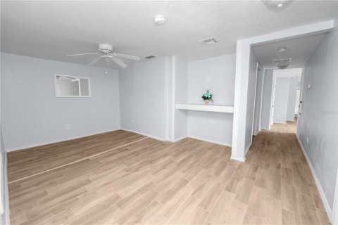 House in Lake Wales, Florida 3 bedrooms, 75.07 sq.m. № 1906378 - photo 3