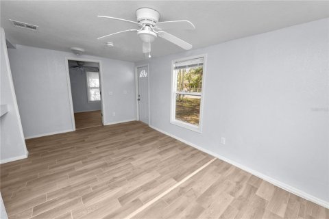 House in Lake Wales, Florida 3 bedrooms, 75.07 sq.m. № 1906378 - photo 4