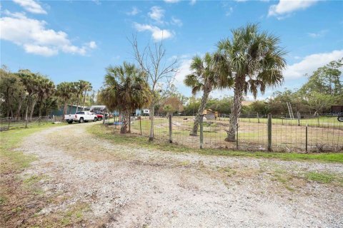House in North Port, Florida 3 bedrooms, 156.08 sq.m. № 2207456 - photo 3