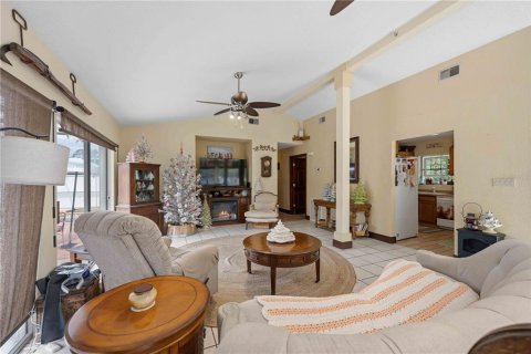 House in North Port, Florida 3 bedrooms, 156.08 sq.m. № 2207456 - photo 7