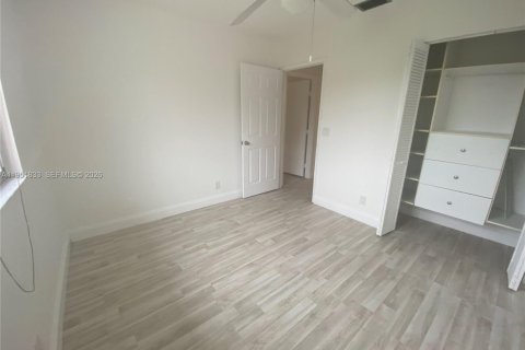 Снять в аренду таунхаус в Санрайз, Флорида 3 спальни, 130.06м2, № 2006062 - фото 13