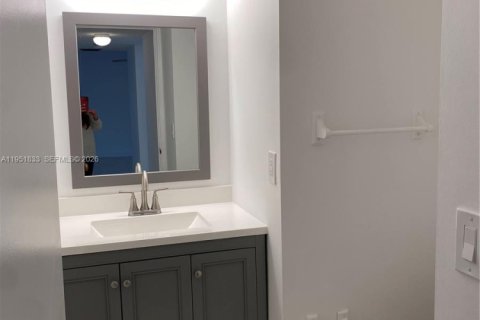 Снять в аренду таунхаус в Санрайз, Флорида 3 спальни, 130.06м2, № 2006062 - фото 18