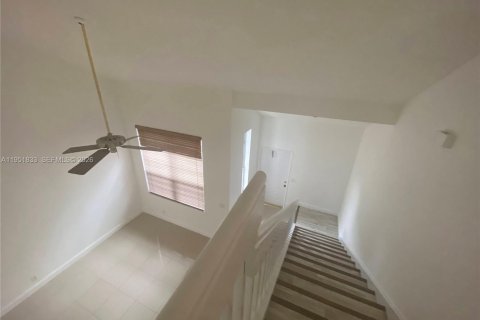 Таунхаус в Санрайз, Флорида 3 спальни, 130.06м2 № 2006062