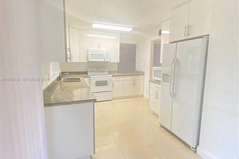 Снять в аренду таунхаус в Санрайз, Флорида 3 спальни, 130.06м2, № 2006062 - фото 7