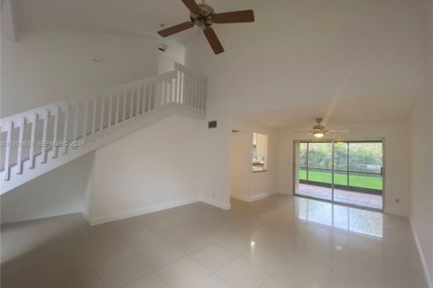 Снять в аренду таунхаус в Санрайз, Флорида 3 спальни, 130.06м2, № 2006062 - фото 3