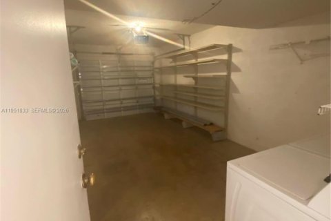 Снять в аренду таунхаус в Санрайз, Флорида 3 спальни, 130.06м2, № 2006062 - фото 21