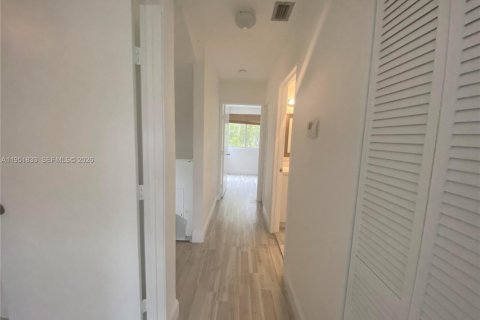 Снять в аренду таунхаус в Санрайз, Флорида 3 спальни, 130.06м2, № 2006062 - фото 12