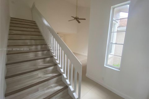 Снять в аренду таунхаус в Санрайз, Флорида 3 спальни, 130.06м2, № 2006062 - фото 2