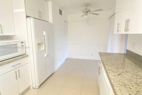 Снять в аренду таунхаус в Санрайз, Флорида 3 спальни, 130.06м2, № 2006062 - фото 8