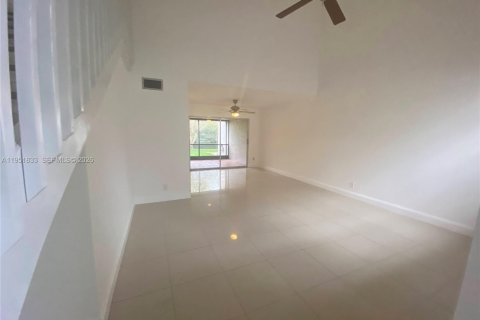 Снять в аренду таунхаус в Санрайз, Флорида 3 спальни, 130.06м2, № 2006062 - фото 4