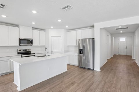 House in Hudson, Florida 4 bedrooms, 203.73 sq.m. № 2403144 - photo 4