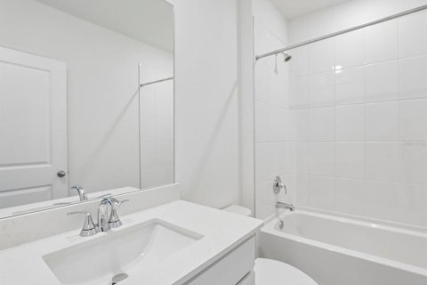House in Hudson, Florida 4 bedrooms, 203.73 sq.m. № 2403144 - photo 14