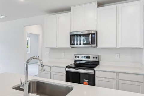 House in Hudson, Florida 4 bedrooms, 203.73 sq.m. № 2403144 - photo 6
