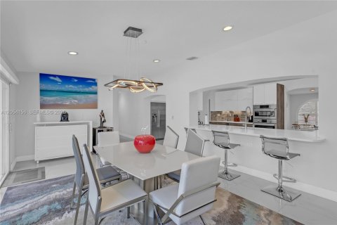 Casa en venta en Fort Lauderdale, Florida, 3 dormitorios, 262.45 m2 № 2150422 - foto 17