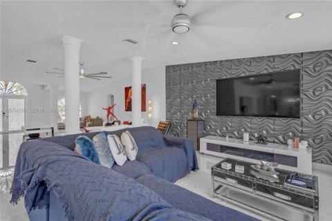 Casa en venta en Fort Lauderdale, Florida, 3 dormitorios, 262.45 m2 № 2150422 - foto 12