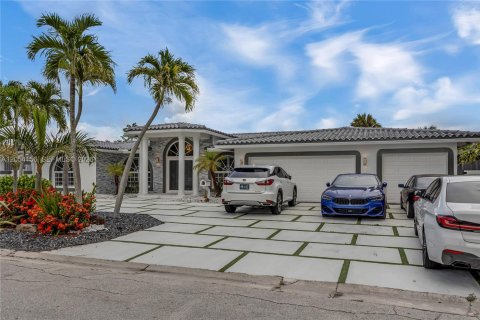 Casa en venta en Fort Lauderdale, Florida, 3 dormitorios, 262.45 m2 № 2150422 - foto 2